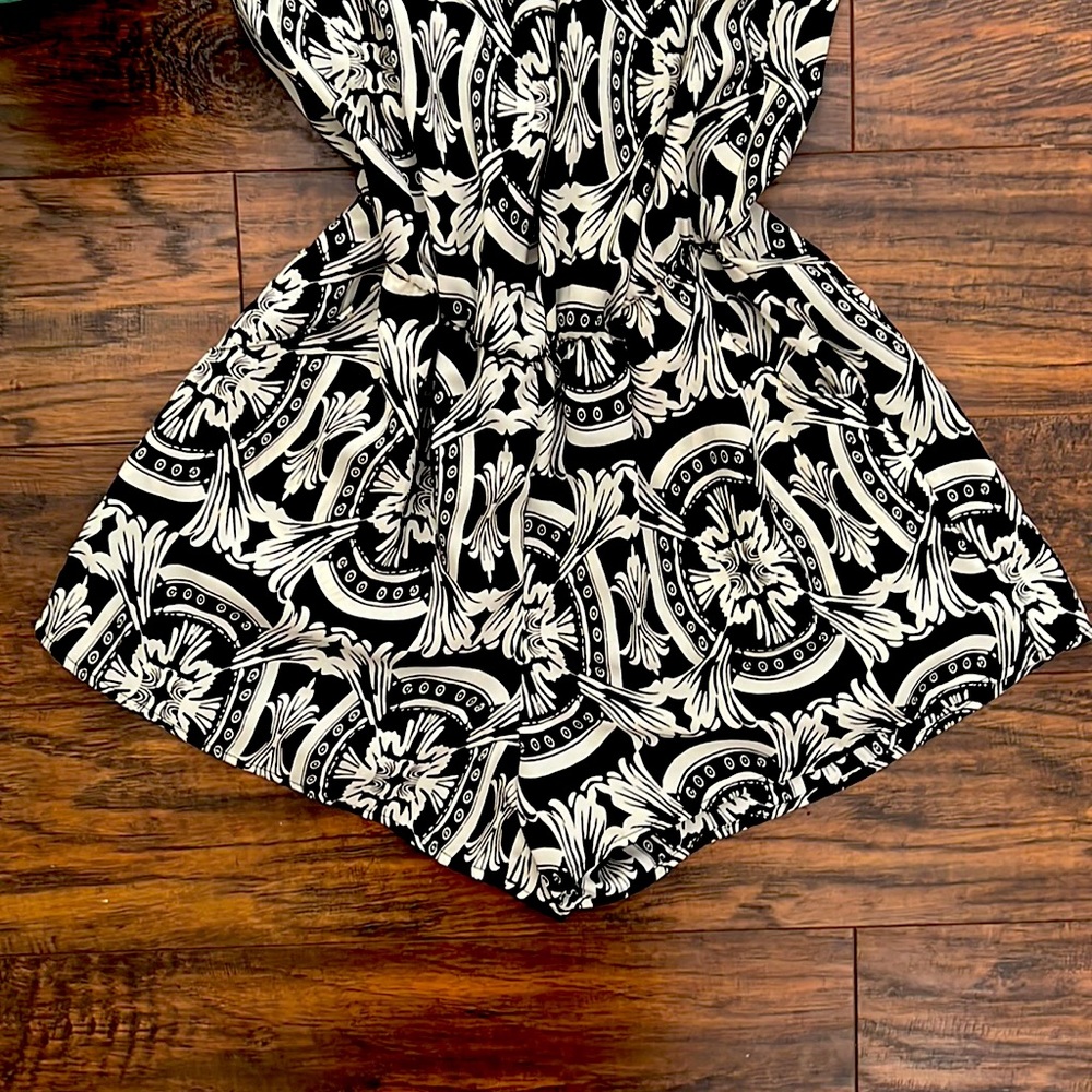 Small Patterned Romper - image 2